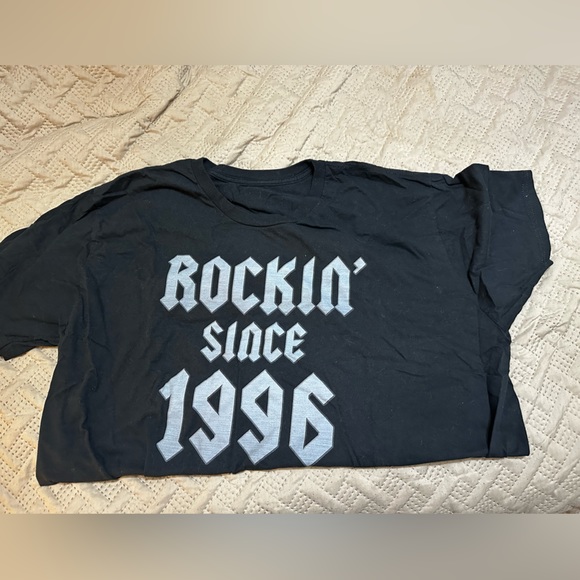 Graphic Tshirt - Picture 3 of 3